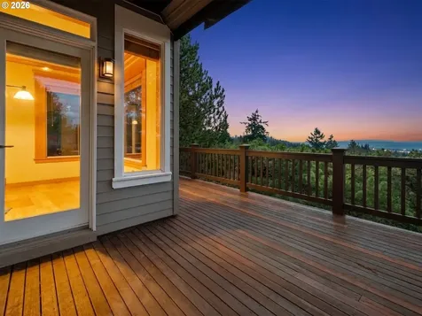 1815 NW Rosefinch Lane Portland OR 97229