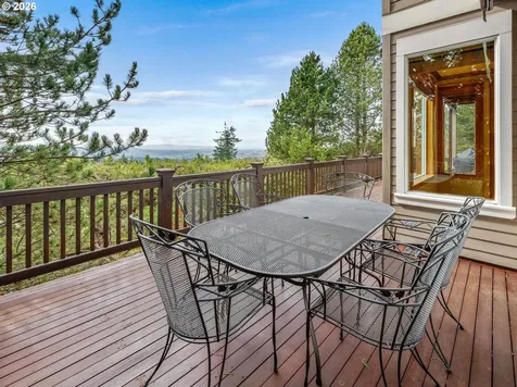 1815 NW Rosefinch Lane Portland OR 97229