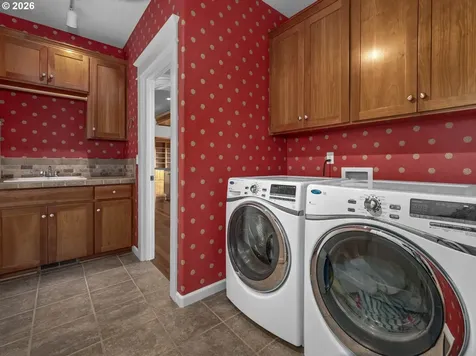 1815 NW Rosefinch Lane Portland OR 97229