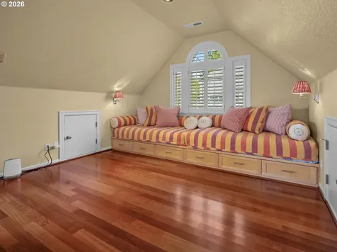 1815 NW Rosefinch Lane Portland OR 97229