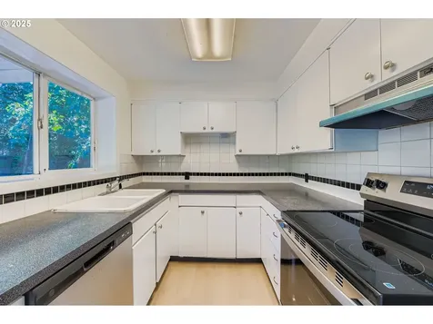 450 NE 103rd Avenue Portland OR 97220