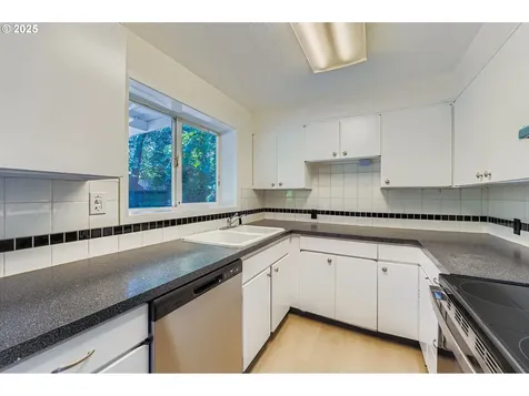 450 NE 103rd Avenue Portland OR 97220