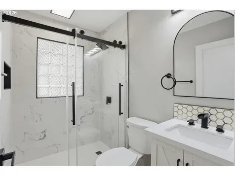1775 NE Holman Street Portland OR 97211
