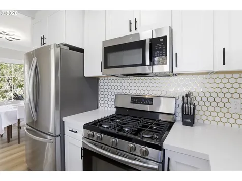 1775 NE Holman Street Portland OR 97211