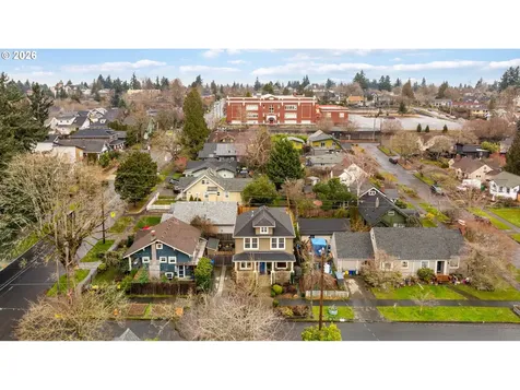 5727 NE Tillamook Street Portland OR 97213