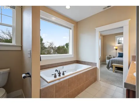 5727 NE Tillamook Street Portland OR 97213