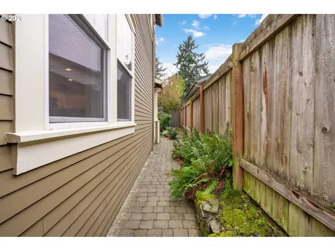 5727 NE Tillamook Street Portland OR 97213