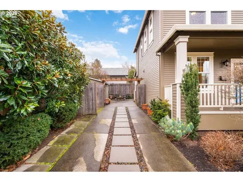 5727 NE Tillamook Street Portland OR 97213