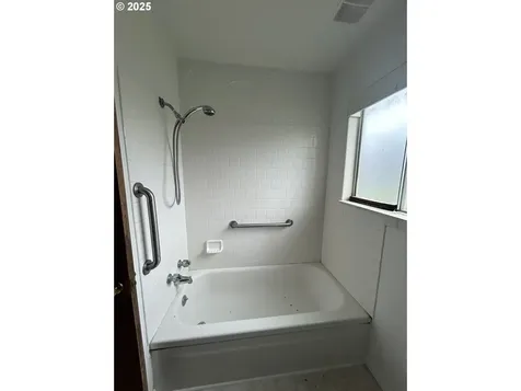 105 S 8th Street Lakeside OR 97449
