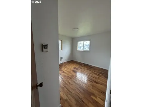 105 S 8th Street Lakeside OR 97449