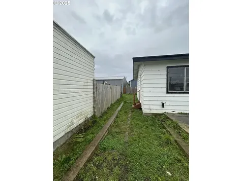 105 S 8th Street Lakeside OR 97449