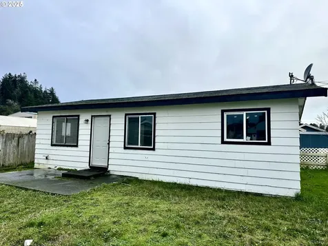 105 S 8th Street Lakeside OR 97449