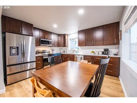 28500 Gimpl Hill Road Eugene OR 97402