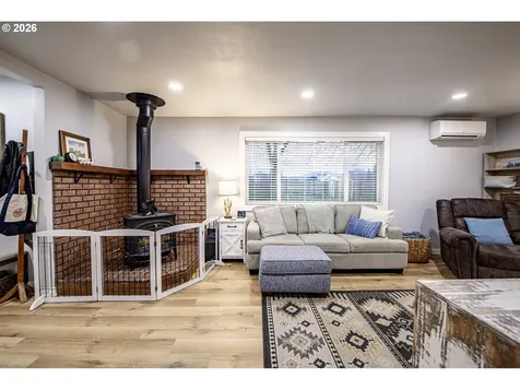 28500 Gimpl Hill Road Eugene OR 97402