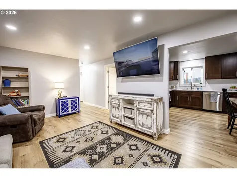 28500 Gimpl Hill Road Eugene OR 97402
