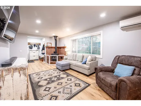 28500 Gimpl Hill Road Eugene OR 97402