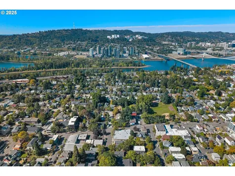 1219 SE Rhine Street Portland OR 97202