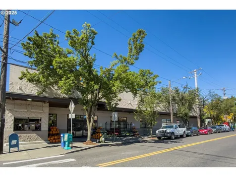 1219 SE Rhine Street Portland OR 97202