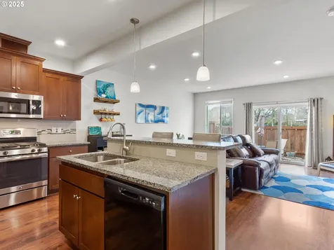 17562 SW Devonshire Way Sherwood OR 97140