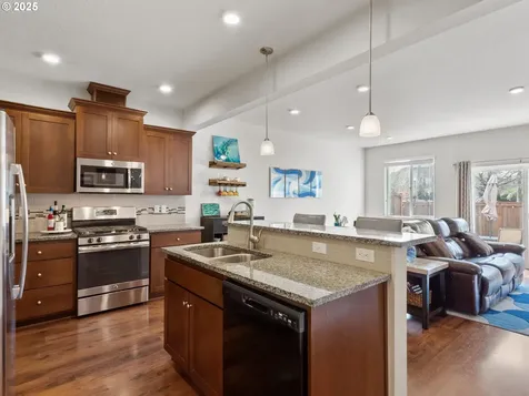 17562 SW Devonshire Way Sherwood OR 97140