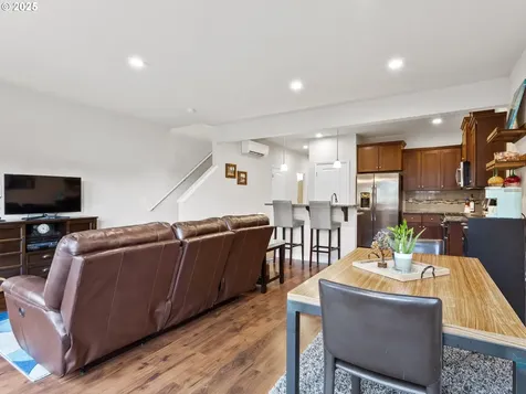 17562 SW Devonshire Way Sherwood OR 97140