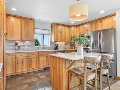 35199 Lyngstad Heights Lane Astoria OR 97103