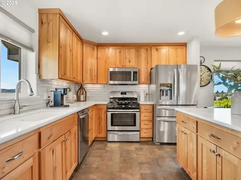 35199 Lyngstad Heights Lane Astoria OR 97103