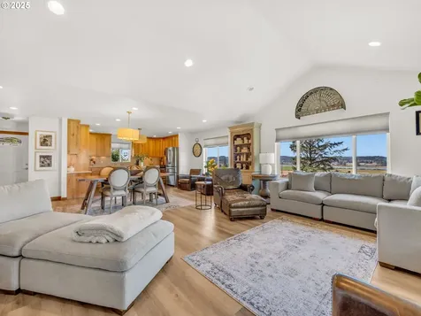 35199 Lyngstad Heights Lane Astoria OR 97103