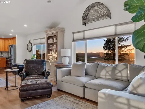 35199 Lyngstad Heights Lane Astoria OR 97103