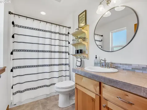 35199 Lyngstad Heights Lane Astoria OR 97103