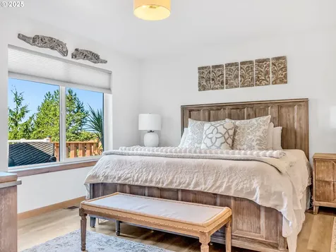 35199 Lyngstad Heights Lane Astoria OR 97103