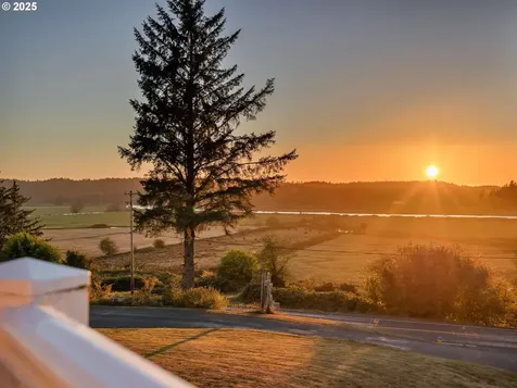 35199 Lyngstad Heights Lane Astoria OR 97103