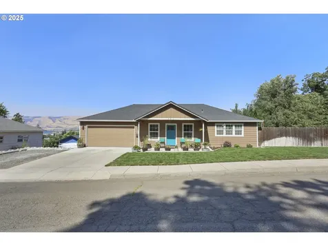301 W 12th Street The Dalles OR 97058