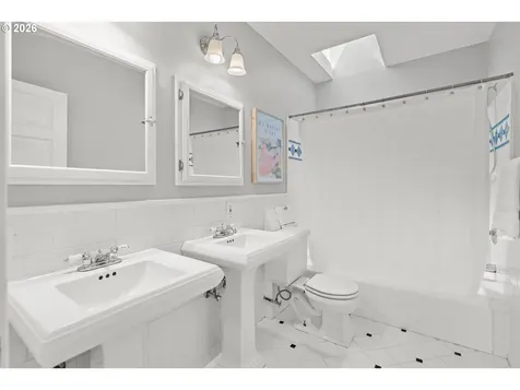 2744 NE 16th Avenue Portland OR 97212