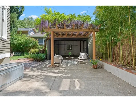 2744 NE 16th Avenue Portland OR 97212