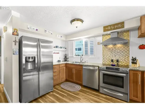 427 E Clackamas Circle Woodburn OR 97071
