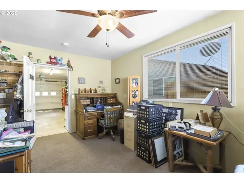 427 E Clackamas Circle Woodburn OR 97071
