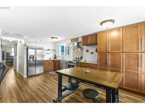 427 E Clackamas Circle Woodburn OR 97071