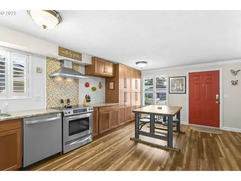 427 E Clackamas Circle Woodburn OR 97071