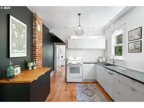 3815 NE 8th Avenue Portland OR 97212