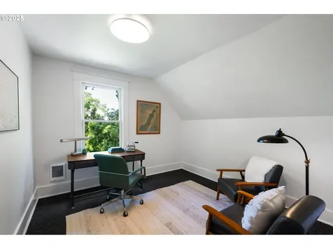 3815 NE 8th Avenue Portland OR 97212