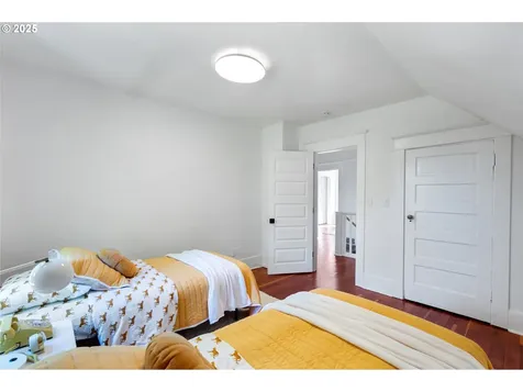 3815 NE 8th Avenue Portland OR 97212