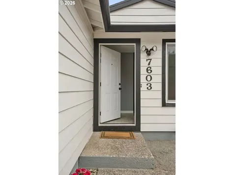 7603 SE Flavel Street Portland OR 97206
