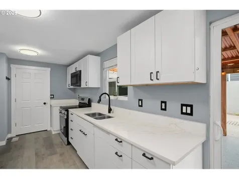 7603 SE Flavel Street Portland OR 97206