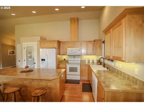 1979 NE Sunset Street Roseburg OR 97470