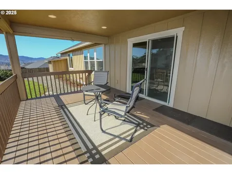 1979 NE Sunset Street Roseburg OR 97470