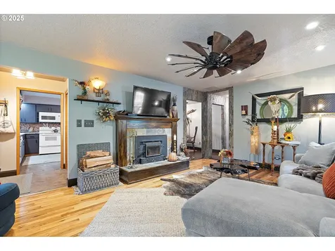 6014 NW Kauffman Avenue Vancouver WA 98663