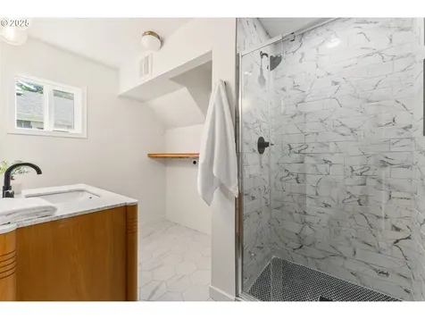 7330 SW 33rd Avenue Portland OR 97219