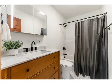 7330 SW 33rd Avenue Portland OR 97219