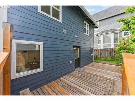 7330 SW 33rd Avenue Portland OR 97219